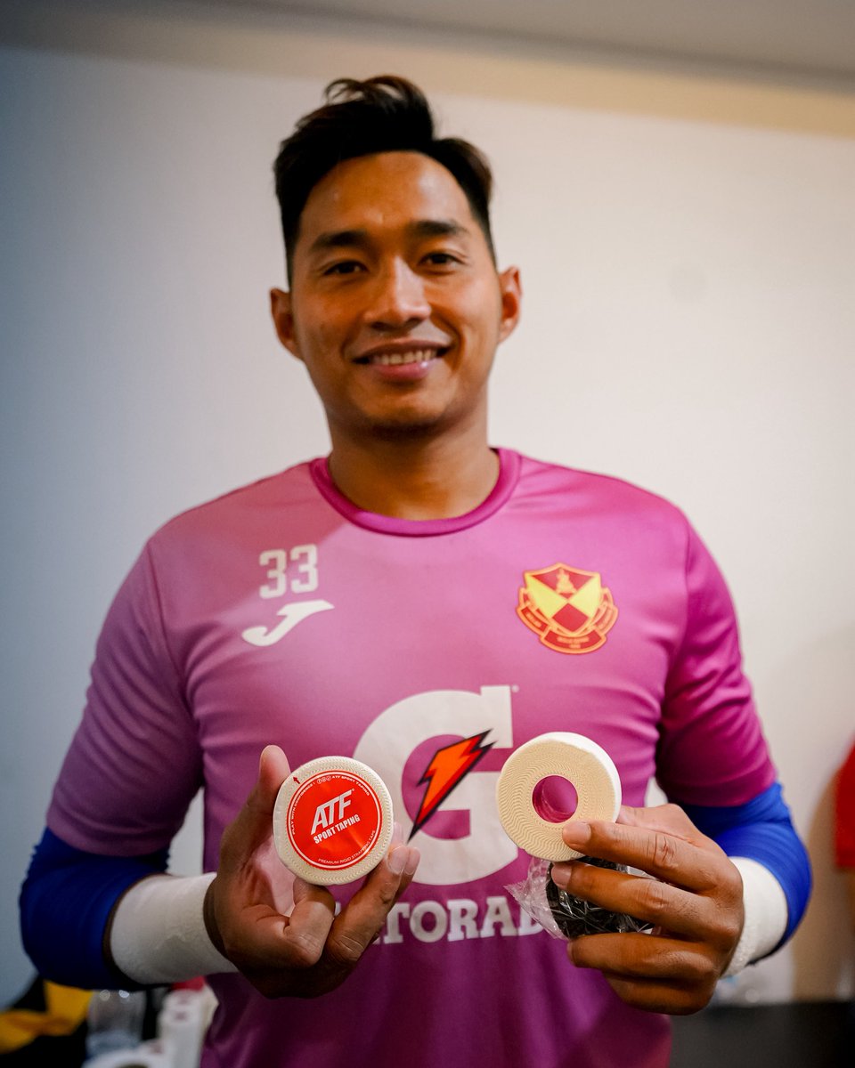 selangorfc's tweet photo. The ultimate prep starts with ATF. โก
๐ Our #SFC players gear up with ATF strapping for the best grip and confidence on the pitch. ๐ซก
#SelangorFC #ThisIsSelangor
#ATFSportTaping #PlayWithConfidence https://t.co/E1pe0gIyyI