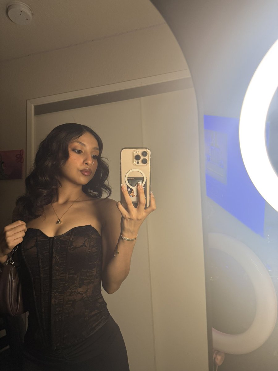 dee_la_simp's tweet photo. #NewProfilePic +3 ꨄ https://t.co/yvskXwuLxY