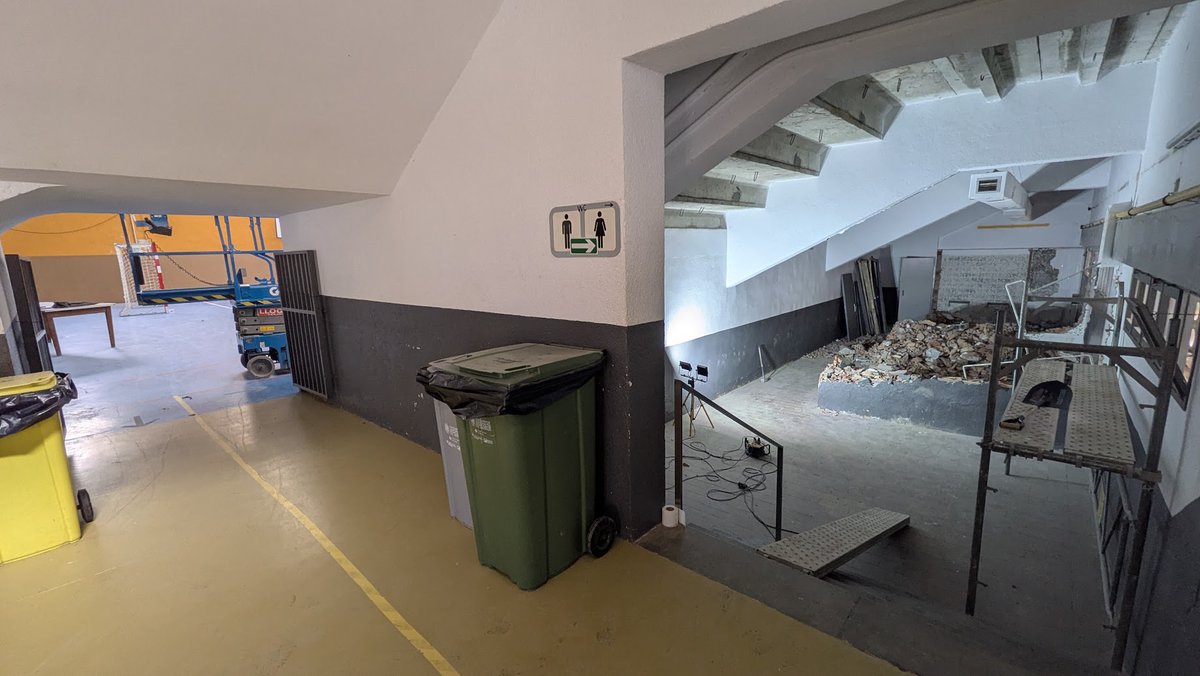 La Veu de Sant Joan (@laveudesantjoan) on Twitter photo 🏀🚧Comencen les obres per rehabilitar i millorar energèticament el pavelló de <a href="/StJoanAbadesses/">StJoanAbadesses</a>. L'actuació té un cost de 737.047 euros i està subvencionada en un 92%. L'obra s'adapta als estàndards actuals d'accessibilitat, seguretat i sostenibilitat.
📻go.ivoox.com/rf/160146523 🏀🚧Comencen les obres per rehabilitar i millorar energèticament el pavelló de <a href="/StJoanAbadesses/">StJoanAbadesses</a>. L'actuació té un cost de 737.047 euros i està subvencionada en un 92%. L'obra s'adapta als estàndards actuals d'accessibilitat, seguretat i sostenibilitat.
📻go.ivoox.com/rf/160146523