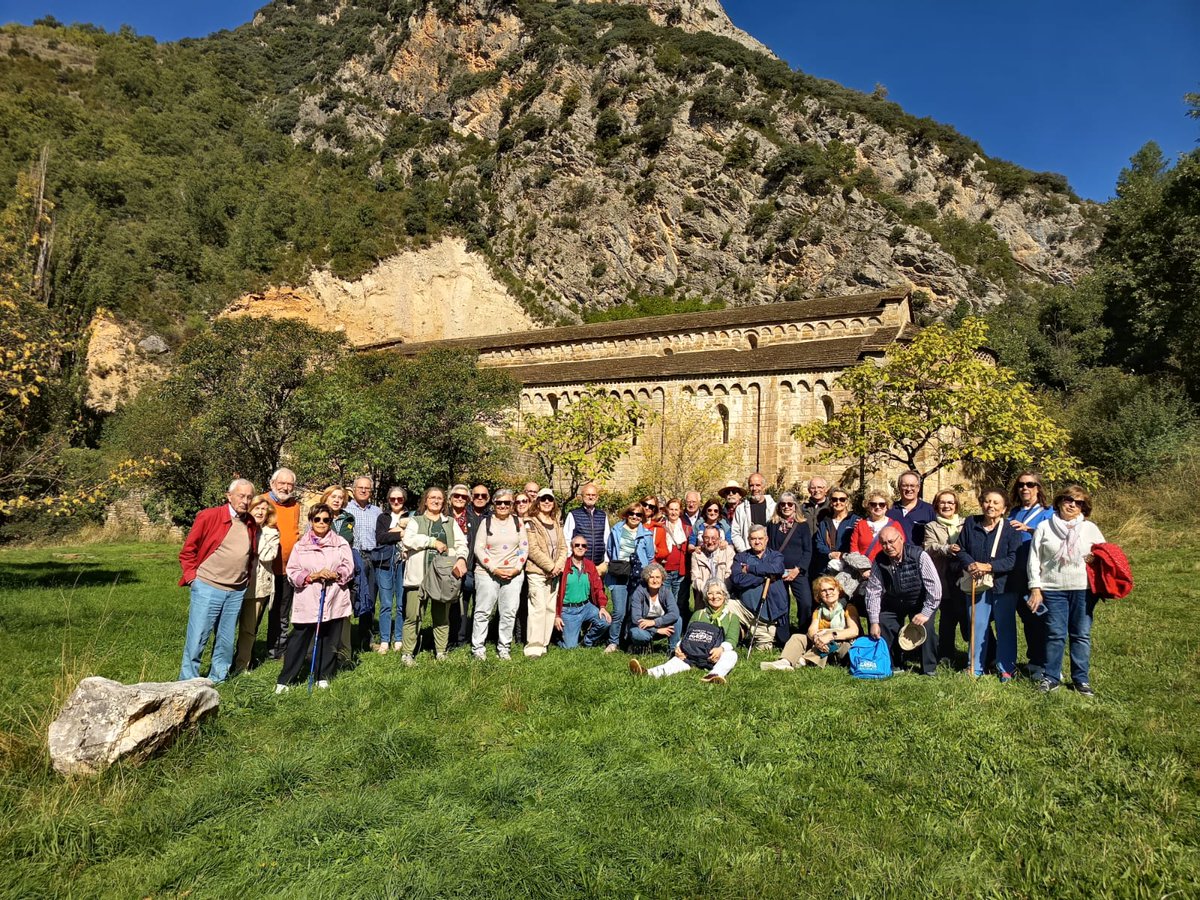 amigosromanico's tweet photo. 📸 ¡Qué Sábado tan espectacular para dos excursiones inolvidables! #Obarra #Bureba
Socios entusiastas, paisajes románicos impresionante y un sol que acompañó cada paso. Aquí tenéis unas fotos de grupo que capturan la emoción, el arte y la camaradería de estas jornadas. 🌤️
#AdR https://t.co/bfhmxLEp6v