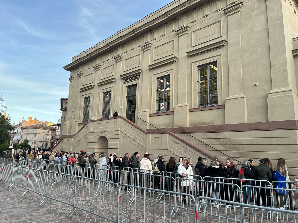 Le procès de Cédric #Jubillar commence sa 3e semaine aux assises du Tarn. Grosse affluence ce matin pour l’audition d’un homme, présenté comme l’amant de Delphine Jubillar. Ce sera la toute première fois qu’il rencontrera le regard de Cédric Jubillar.
