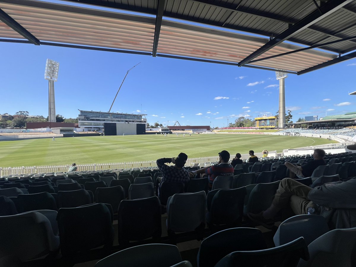 johnshenton1982's tweet image. All the fanfare of the #BigBash bunkum will never have nothing over the silent contemplation of bat on willow of a real game of cricket. Not a firework or abhorrent bucket of marketing chicken in sight. #SheffieldShield #Cricket #WACA