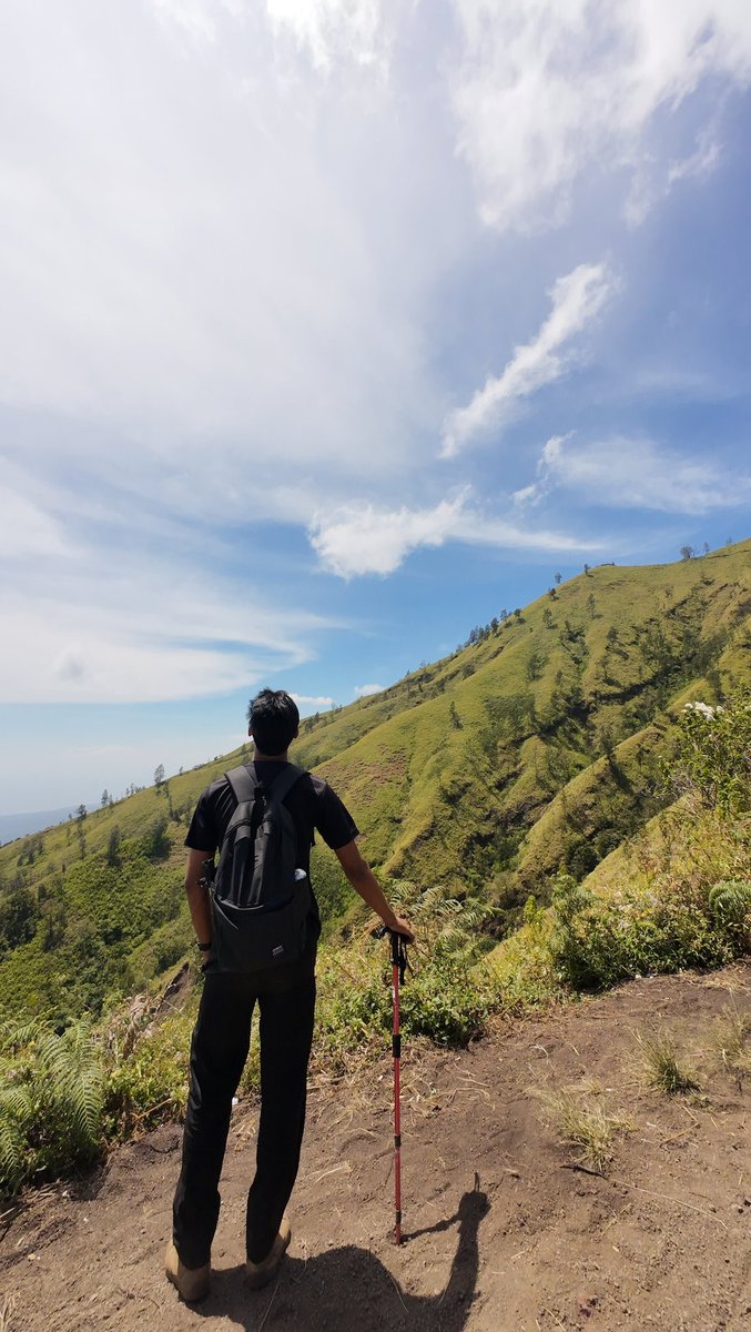 SuryaPratis's tweet photo. Terunyan Hill https://t.co/5KChkFHBaq