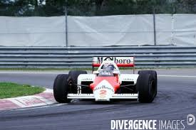 Generations7080's tweet image. 🏁 Il y a 40 ans jour pour jour, Alain Prost, à bord de sa McLaren, était sacré CHAMPION DU MONDE de #Formule1 à l&apos;occasion du Grand Prix d&apos;Europe, et à trois grands prix de la fin de la saison.

Pas besoin de victoire ce jour-là : une 4ᵉ place suffisait pour le sacrer.

Ce fut…
