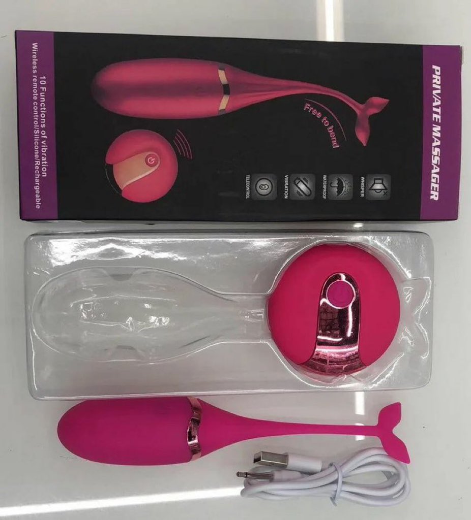 قضيب صناعي 🍆