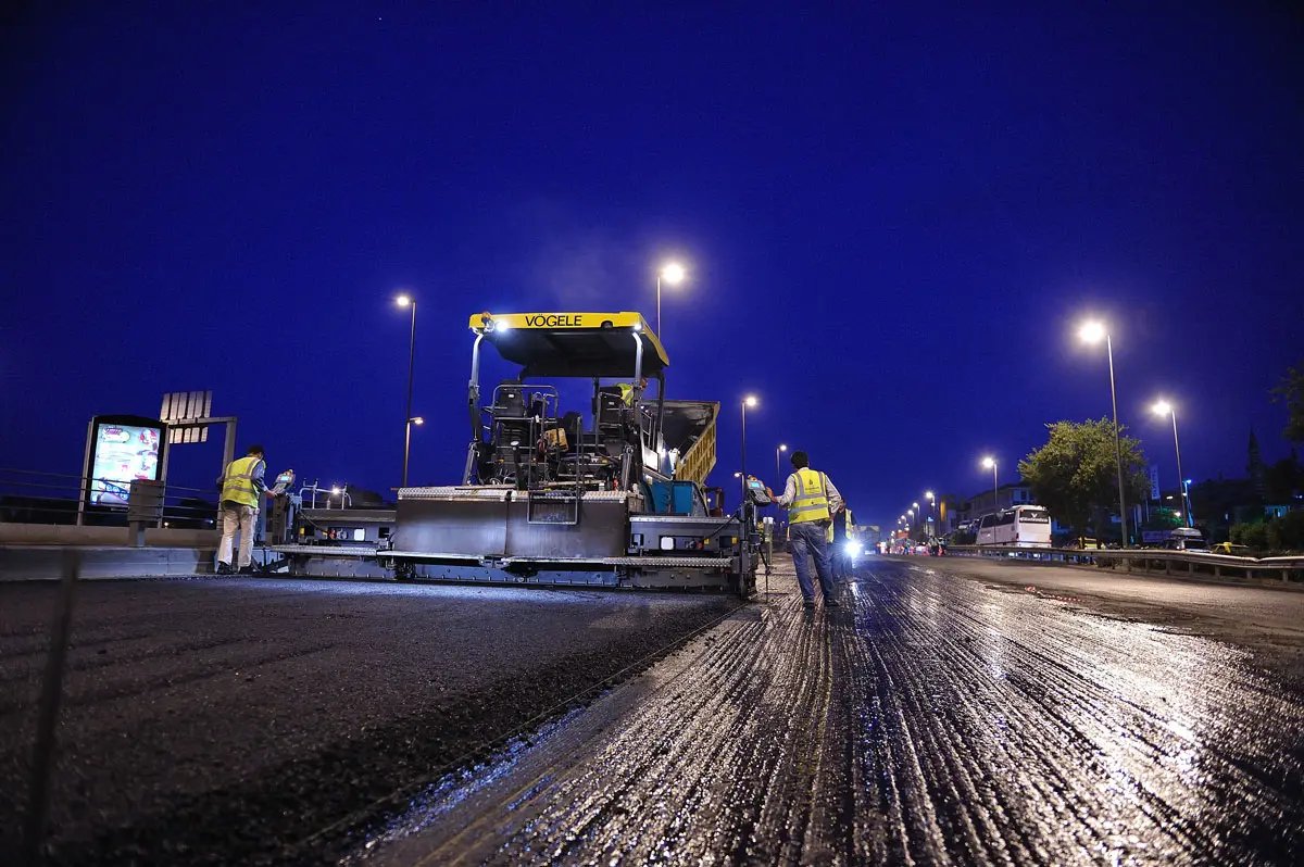 KULİS | İktidar, belediyelerin yetkilerini kısıtlayacak yeni bir düzenleme hazırlıyor:

-Belediyelerin imar konusundaki yetkileri azaltılacak, imar yetkileri bakanlık temsilcilerinin yer aldığı bir komisyonla paylaştırılacak.

-Belediyelerin bütçelerini hangi alanlarda
