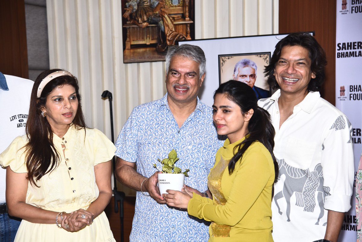 #BandraUnites People across All Walks of Life had a Complete Body Check up <a href="/bhamlafoundatio/">bhamlafoundation</a> Launched a New Charter For Healthcare &amp; Healing with <a href="/mybmc/">माझी Mumbai, आपली BMC</a> At St Stanislaus School Which Wd be replaced across Maharashtra in Auspicious Presence of Hon <a href="/ShelarAshish/">Adv. Ashish Shelar - ॲड. आशिष शेलार</a> Ji Municipal