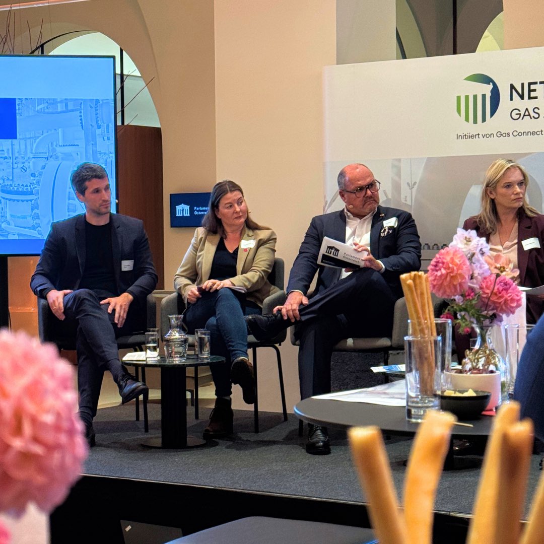 Wie werden wir zur internationalen Wasserstoff-Drehscheibe? Gemeinsam haben wir letzte Woche diese wichtige Zukunftsfrage diskutiert. Nur mit Technologieklarheit &amp; fairen Rahmenbedingungen, können wir den Wasserstoff wirtschaftlich, nachhaltig &amp;europäisch anschlussfähig gestalten