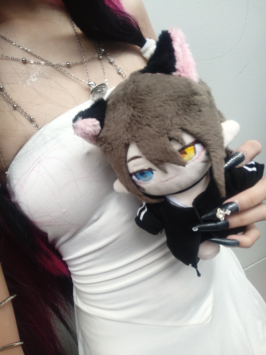 COSMANIA 2025 DAY 3 WOOOO

- VSeiso IRL meet up (<a href="/Jonaru_TV/">JonaruTV 🤘🏻🧝🏻‍♂️</a> <a href="/Lotsu_b/">Lotsu 🦆</a>)
- Free Food 😋
- Jonyaru.
- Feet dying
- Wallet no more money