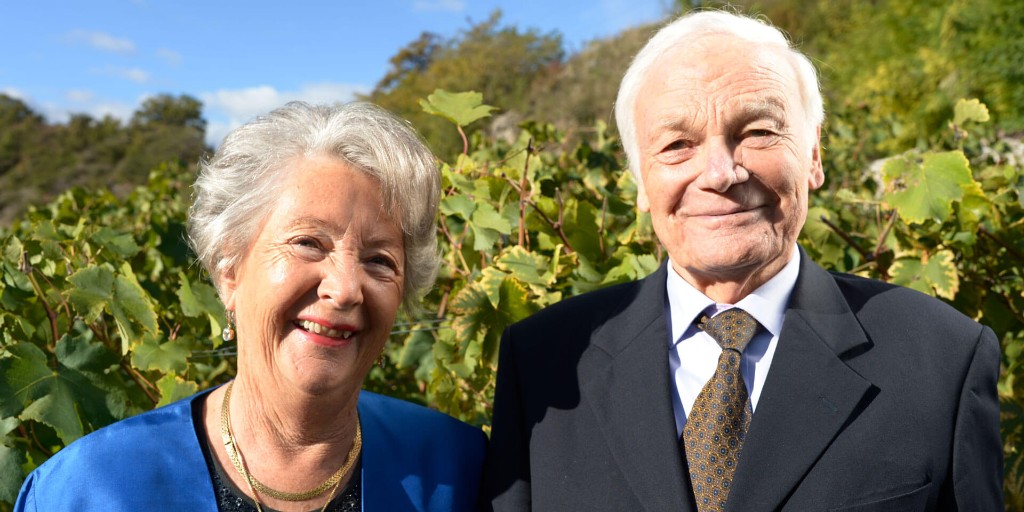 NouveauAG's tweet image. Die Familie Mathier prägt seit 1387 Salgesch. Von französischen Wurzeln bis zu preisgekrönten Weinen: Nadia &amp;amp; Diego verbinden Tradition, Wissen und Passion.

🌐 mathier.com/familie-geschi…

#mathier #diegomathier #wallis #salgesch #walliserwein #geschichte #wappen