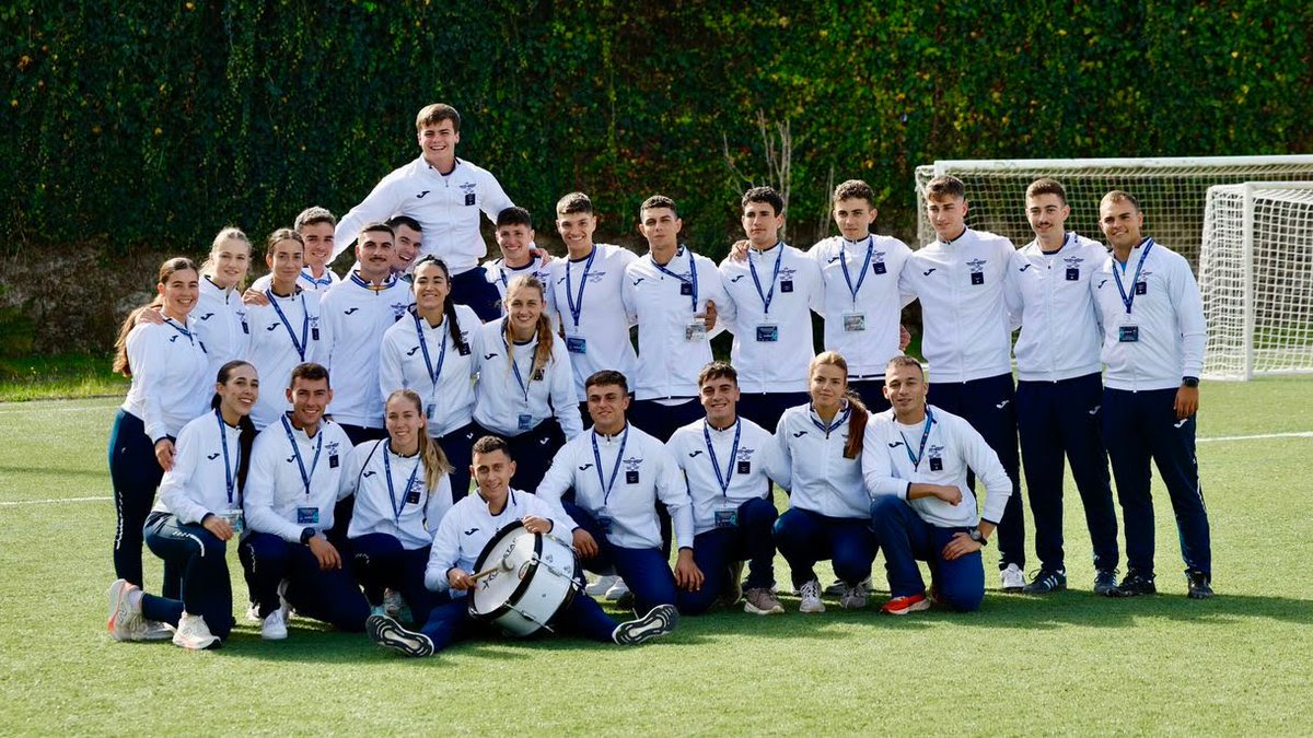 🏅 La Princesa Leonor participó este fin de semana en el Campeonato Interacademias en San Javier, compitiendo en esgrima y voleibol junto a sus compañeros.
Una muestra más de su espíritu de equipo y compromiso con la formación militar.
#ElFuturoEsLeonor