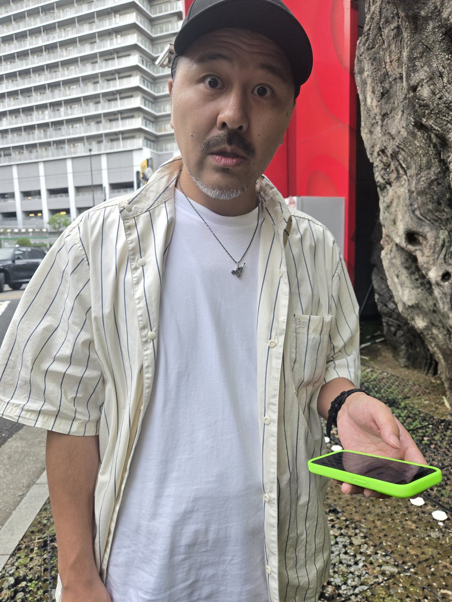 最近は半袖だか長袖だかわからないですね。 昨日バッチと会ったら長袖