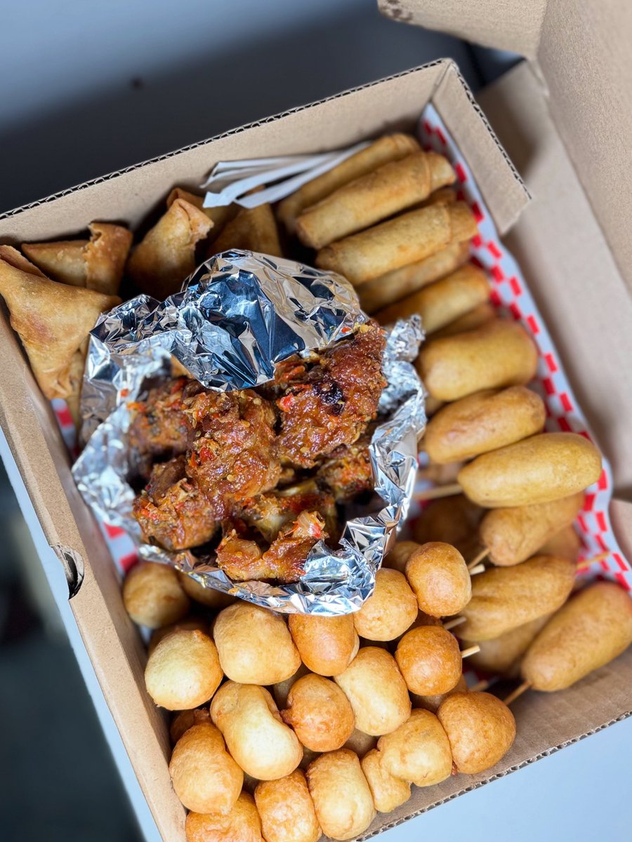 nutz_n_chops's tweet image. Good Morning fam😃😃
Happy new week❤️

Happy Teachers day celebration 😄😄

Do you know any educator in your vicinity?
Have an educator as a relative?
Friends with an educator?

They deserve a lot of love for what they’ve done and are doing❤️

Send a box to an educator today😃❤️