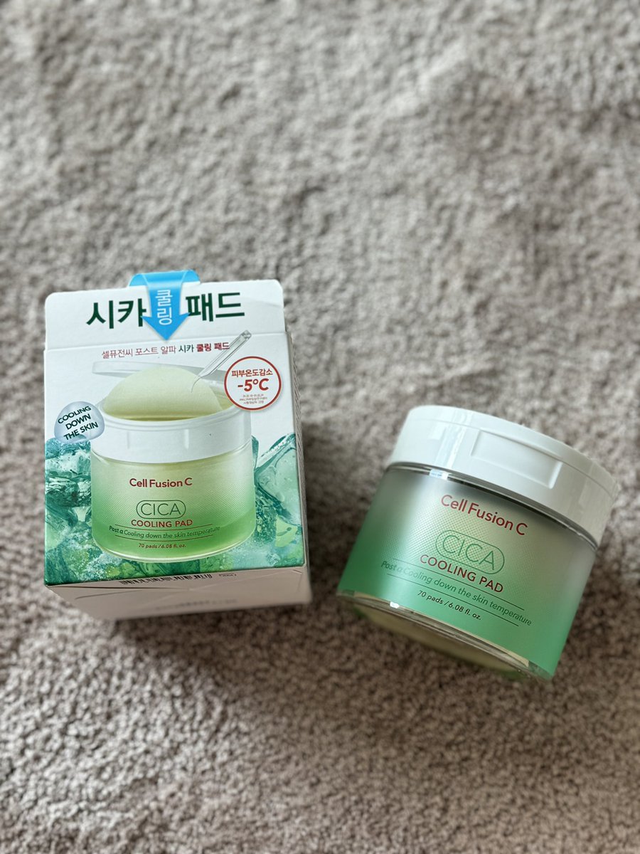 master2020hitu's tweet photo. Cell Fusion C🍃
ポストアルファシカクーリングパッド70枚

肌タイプや、季節によるゆらぎに悩むすべての方に向けたCell Fusion CのCICAラインがでたよ✨

①CICA成分70%配合&メントールフリー！
   敏感肌にも優しく赤みや炎症をしっかり鎮静
②2WAYパッド使用でガーゼ面で角質オフ(拭き取りパッド)、ツルツル面で部分鎮静ケア(部分パッド)が可能！

湯上がりのお肌にもってこいの
冷感パッドだよ🛁🧊
使ってみてね！

Cell Fusion C🍃
ポストアルファシカカーミングダウンクリーム50ml

①深いうるおい補給！肌の奥までしっかり保湿し、乾燥から守る
②優しく鎮静、ケア！
赤みや刺激を穏やかに整え、ゆらぎ肌に寄り添う

これからの時期は紫外線が強くて乾燥する時期なので、美肌維持に向けたメンテナンスにもってこい☀️🍂

#PR #セルフュージョンC #Amazon #プライム感謝祭