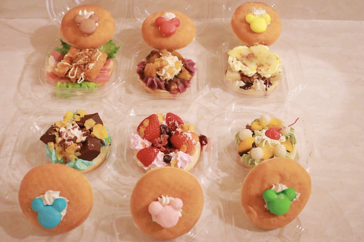 チックタックダイナー/ドーナツサンド
(1個が1200円)

大きめでボリューム満点！皆で少しずつ食べた。
ドーナツは思ったより甘すぎず、シンプルな味。

個人的には紫芋が1番好きだったかも✨
チョコミントの中のチョコわらび餅、チョコが濃くて美味しい。
※それぞれの中身はALTへ