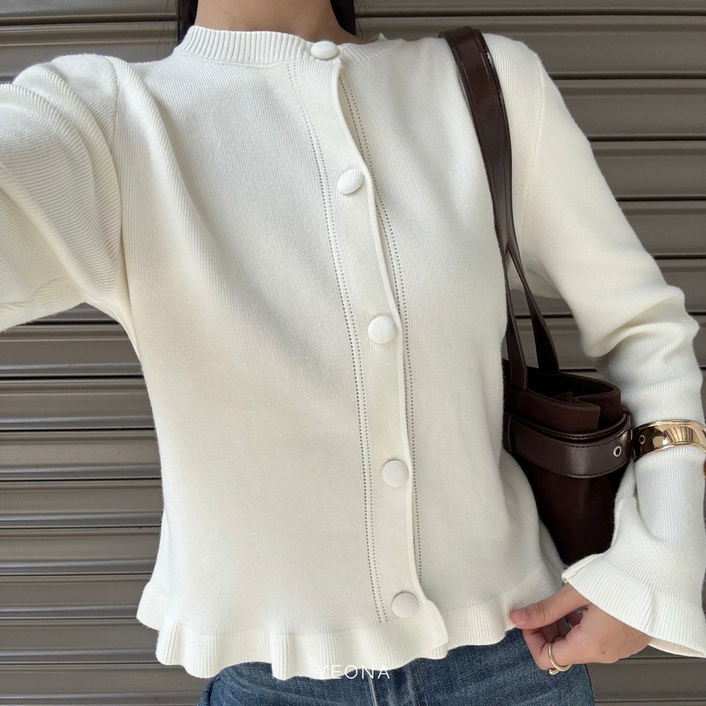 ReiisKirei's tweet photo. CUTE KNITWEAR 

a thread https://t.co/sQUzt3ioGk