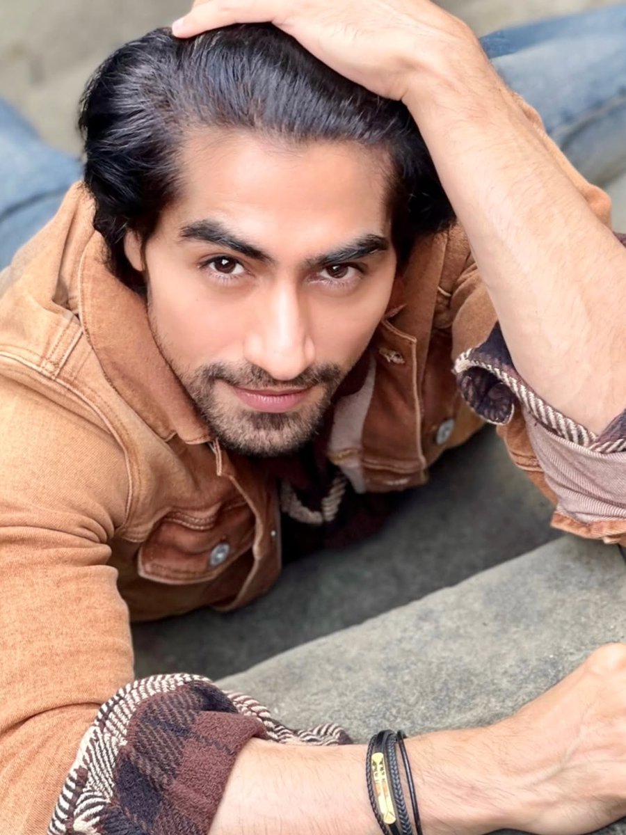 #HarshadChopda turns up the heat with his latest Instagram pictures!!

<a href="/GossipsTv/">GossipsTv(GTv)</a> <a href="/ChopdaHarshad/">Harshad Chopda</a>