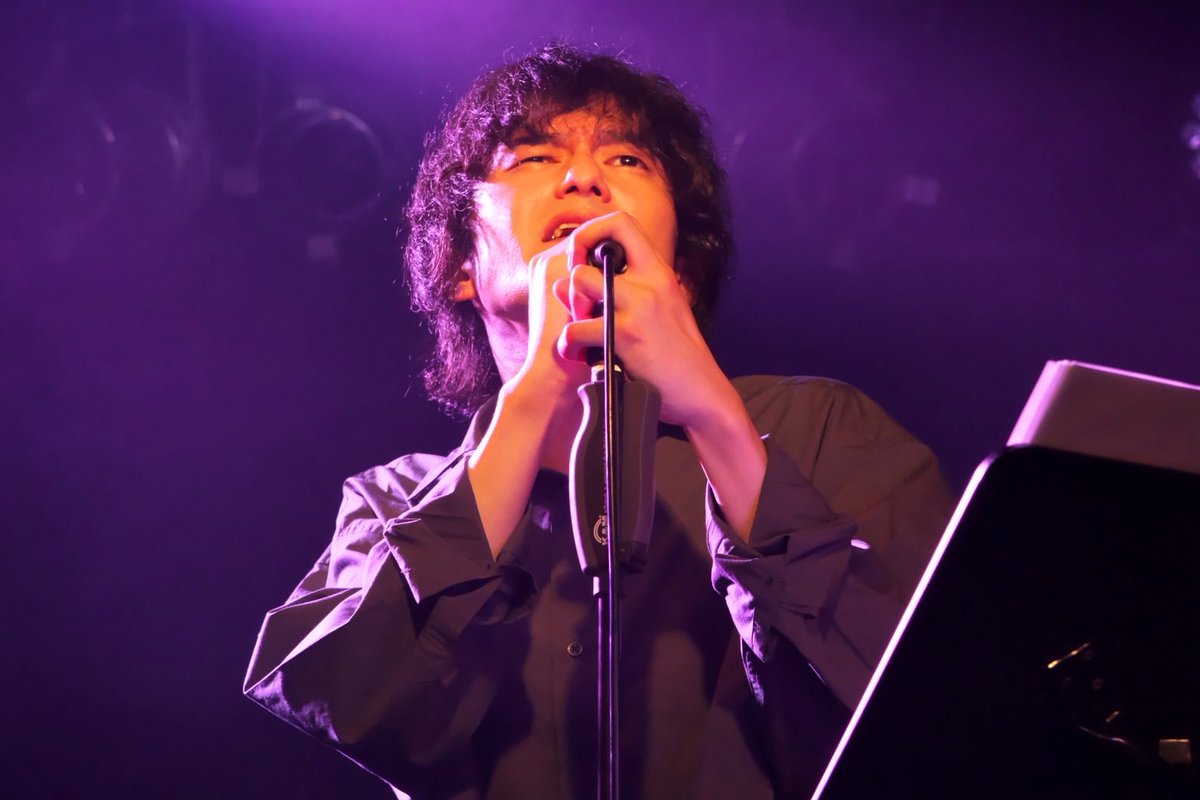 nonlypiano's tweet photo. はいッ！！！
新谷隼平くんワンマンライブの写真が届きました〜✨
痺れる夜だった！！！

#新谷隼平　#ワンマンライブ　#浅草goldsounds  #JUNNY #もりきこ　#nonly https://t.co/ZGZwLMIryN