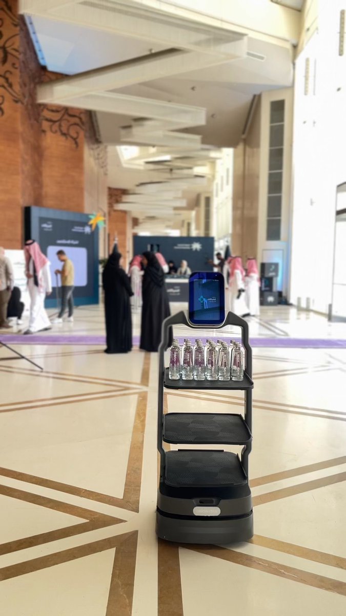 inc_robotics's tweet image. سعداء بمشاركتنا كشريك تقني في ملتقى الشراكات الإستراتيجية برعاية وزارة الموارد البشرية @HRSD_SA، حيث قدمنا روبوتات ترحيبية وضيافة لتجربة تفاعلية مبتكرة.
#الروبوتات #التحول_الرقمي #السعودية