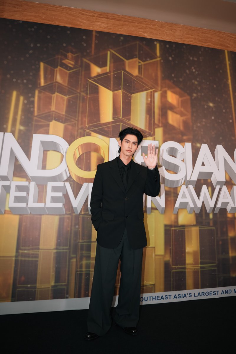 BrickinfoReport's tweet photo. "ไบร์ท วชิรวิชญ์" คว้า "Special Award" บนเวที Indonesian Television Awards 2025 ตอกย้ำความนิยมในอินโดนีเซีย
👉 https://t.co/9buwqlQwom
#IndonesianTelevisionAwards2025 #IndonesianTelevisionAwards2025xBRIGHT #bbrightvc #Cloud9Ent #Brickinfo https://t.co/2gjtoGVVp7