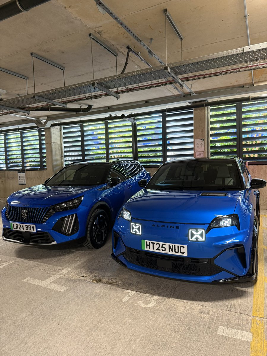 Allez les Bleus

Just delivered for the week and importantly for this weekend’s Padel Rally event 

Alpine are one of the largest automotive sponsors in the padel world so the perfect fit