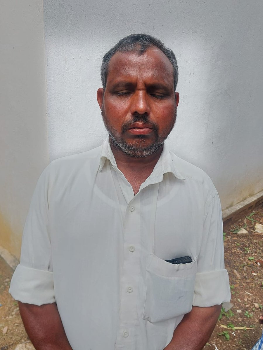 • మద్యం సేవించి వాహనం నడిపినందుకు:
– దేవునిపల్లి PS: 5గురికి
– దోమకొండ &amp; కామారెడ్డి PS: ఒక్కొక్కరికి
1 రోజు జైలు+₹1000 జరిమానా విధింపు
•జిల్లాలో 39 మందికి ₹39,000 జరిమానా
జిల్లా SP గారు — మద్యం మత్తు క్షణికం… కానీ దాని ఫలితం శాశ్వతం. ఒక తప్పు డ్రైవ్ అనేక కుటుంబాల కన్నీళ్లు!