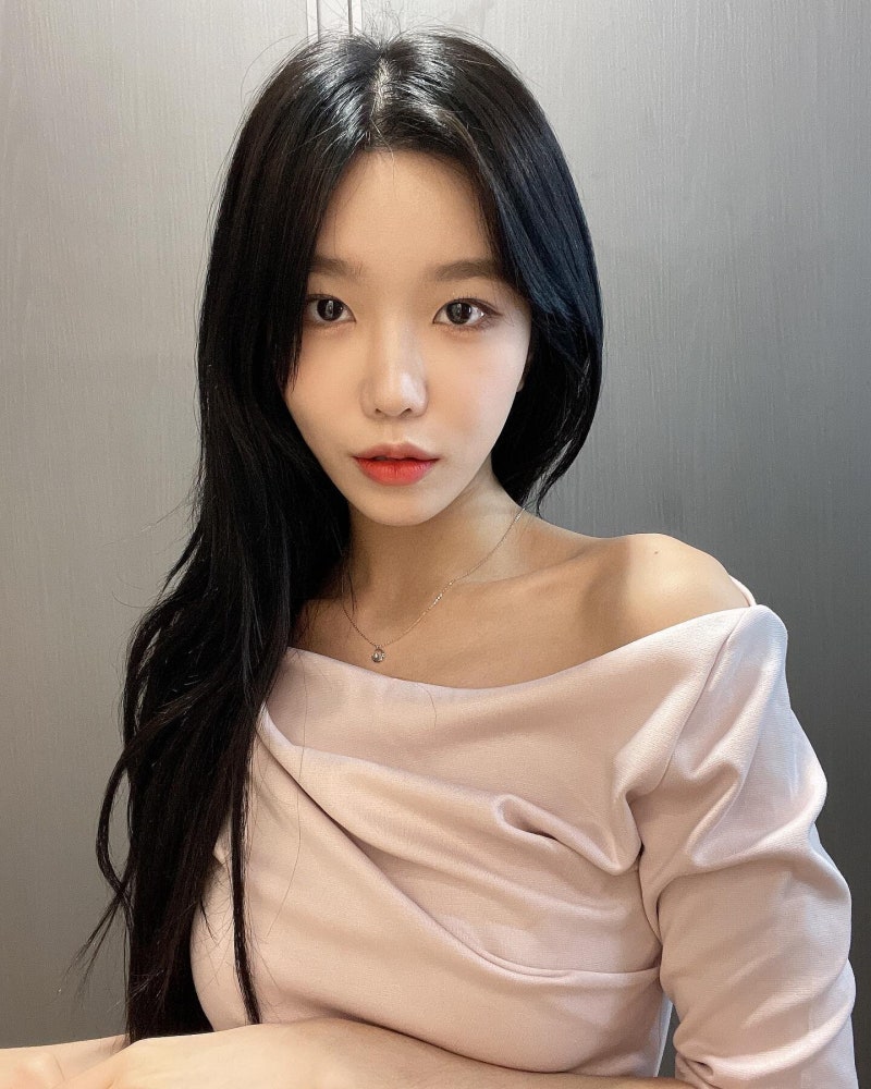 IMPORTANT NOTICE!

Please leave your positive comments for Dawon (on her IG posts).
She's getting bad comments &amp; that made her feel frustrated &amp; sad.
Hopefully your help can make her feel better.

Stay strong, Dawon.