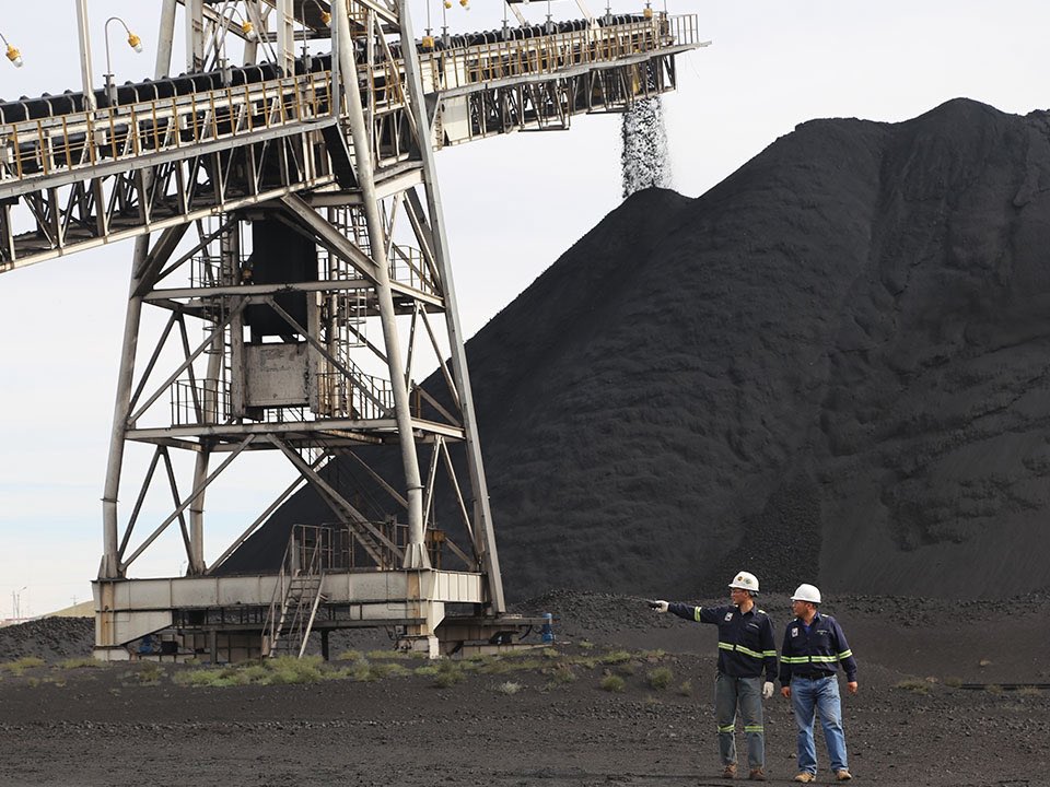 Ухаа худагийн нүүрс баяжуулах үйлдвэрийн гурван модуль 2011, 2012, 2013 онд тус бүр ашиглалтанд орж, жилдээ 15 сая тн нүүрс хүлээн авч, хольж, баяжуулах хүчин чадалтай үйлдвэрийг 100% монгол инженер-техник, ашиглалт, засварын баг бүрэн хүчин чадлаар нь ажиллуулж байна 👷🏻‍♀️👷🏻‍♂️🇲🇳