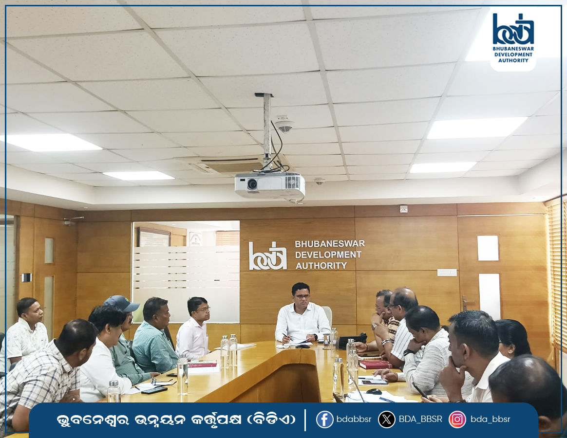 BDA_BBSR's tweet image. ଭୁବନେଶ୍ୱର ଉନ୍ନୟନ କର୍ତ୍ତୃପକ୍ଷ (ବିଡିଏ) ପକ୍ଷରୁ ସୋମବାର ଜନ ଅଭିଯୋଗ ଶୁଣାଣି କାର୍ଯ୍ୟକ୍ରମ ଅନୁଷ୍ଠିତ ହୋଇଯାଇଛି। ବିଡିଏର ଉପାଧ୍ୟକ୍ଷ ଡା.ଏନ୍ ତିରୁମାଲା ନାଏକ ଅଭିଯୋଗଗୁଡ଼ିକର ଶୁଣାଣି କରି ସେଗୁଡ଼ିକୁ ଅଗ୍ରାଧିକାର ଭିତ୍ତିରେ ସମାଧାନ କରିବା ପାଇଁ ବିଭାଗୀୟ ଅଧିକାରୀମାନଙ୍କୁ ନିର୍ଦ୍ଦେଶ ଦେଇଛନ୍ତି।
#BDA #ଅଭିଯୋଗଶୁଣାଣି