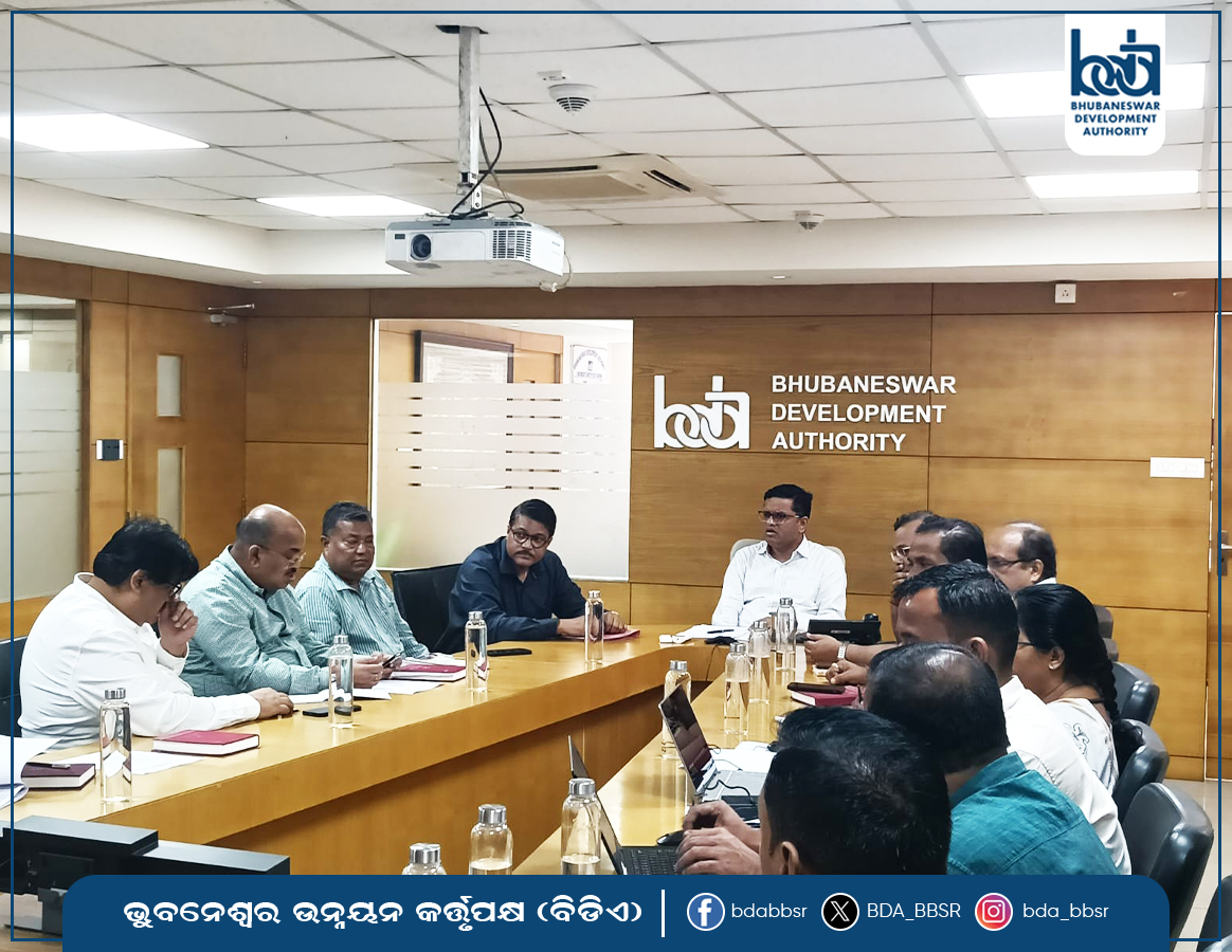BDA_BBSR's tweet image. ଭୁବନେଶ୍ୱର ଉନ୍ନୟନ କର୍ତ୍ତୃପକ୍ଷ (ବିଡିଏ) ପକ୍ଷରୁ ସୋମବାର ଜନ ଅଭିଯୋଗ ଶୁଣାଣି କାର୍ଯ୍ୟକ୍ରମ ଅନୁଷ୍ଠିତ ହୋଇଯାଇଛି। ବିଡିଏର ଉପାଧ୍ୟକ୍ଷ ଡା.ଏନ୍ ତିରୁମାଲା ନାଏକ ଅଭିଯୋଗଗୁଡ଼ିକର ଶୁଣାଣି କରି ସେଗୁଡ଼ିକୁ ଅଗ୍ରାଧିକାର ଭିତ୍ତିରେ ସମାଧାନ କରିବା ପାଇଁ ବିଭାଗୀୟ ଅଧିକାରୀମାନଙ୍କୁ ନିର୍ଦ୍ଦେଶ ଦେଇଛନ୍ତି।
#BDA #ଅଭିଯୋଗଶୁଣାଣି