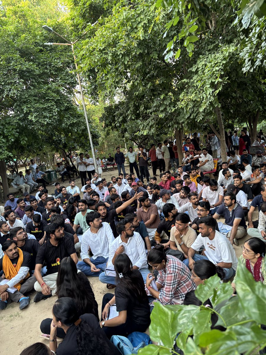 राजनीति विज्ञान के युवाओं को X प्लेटफॉर्म की मुहिम में सभी को कलम चलानी चाहिए...

#राजनीति_विज्ञान_बचाओ