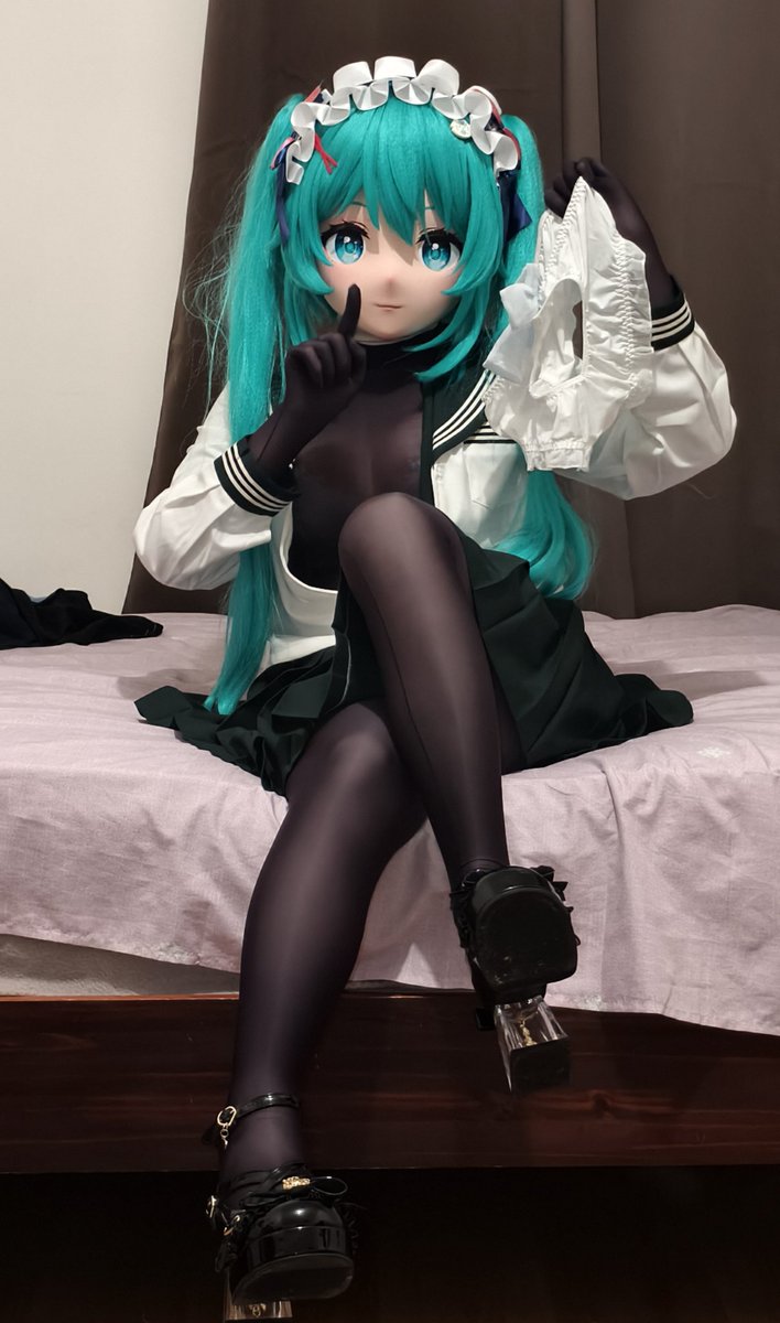 Lolileopard tweet media