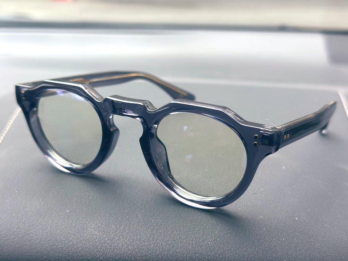 💚 #あぐり飯店2025 💚

ガラポンの金賞が…

卒業発表した
あの日に着用していた
メガネ！！👓
これは家宝レベルだ！！