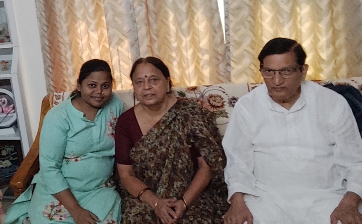 bihari_guts's tweet image. आज दीपा आंटी और सत्य प्रकाश अंकल जी को पूरे 26 साल हो गए अपने वीर बेटे मेजर रितेश शर्मा || 17 जाट || को खोये हुए... 

मेजर रितेश आज के दिन 1999 को कारगिल युद्ध में देश की रक्षा करते हुए वीरगति को प्राप्त कर गए थे। #JatRegiment
#IndianArmy 
#kargilwar