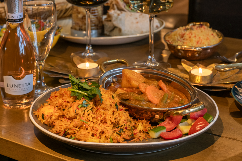 It’s Curry Week nostalgia at Sasa’s Indian Kitchen &amp; Bar (6–12 Oct) 🌶
Step back to 1982 with a retro menu + 10% to HEALS of Malmesbury ❤️
Read more 👉 riseandshine.hale-events.com

#NationalCurryWeek #SouthWestFood #WiltshireEats