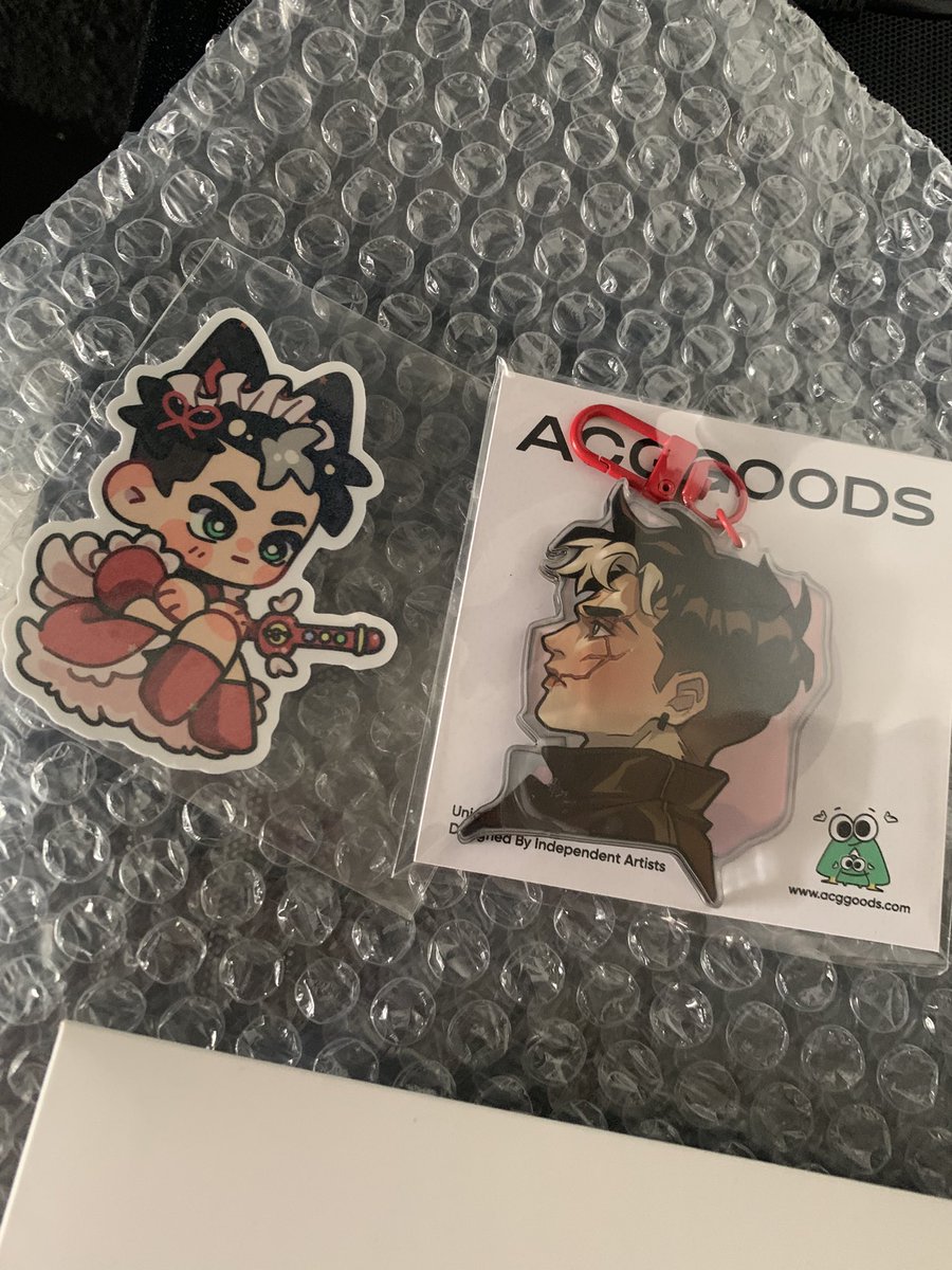 I FINALLY GOT EMMM I LOVE IT SMMM💕💕
<a href="/_kuronekoart/">kuroneko🐈‍⬛ (SHOP OPEN)</a> TYSM 💕💕💕