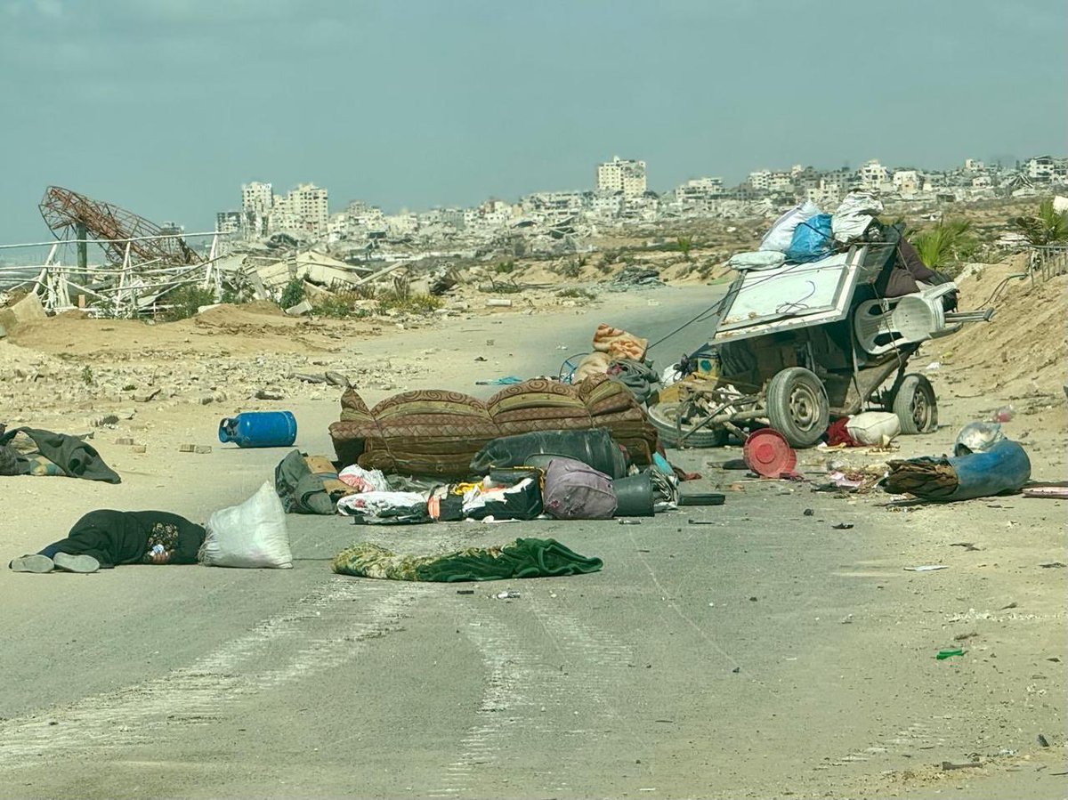Shocking photo shows the aftermath of an Israeli drone strike on a Palestinian family in Gaza while they were returning home.

The entire family was reportedly killed in the attack.

Follow: T.me/presstv