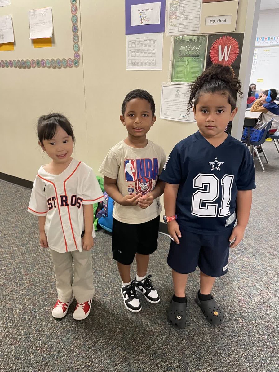 Good readers are learners who synergize! 

#DyslexiaSpiritWeek #Day2 #dyslexiaAliefProud 
<a href="/AISD_SpecialSer/">Alief ISD Special Services</a> <a href="/Alexander_AISD/">Alexander Elementary</a>