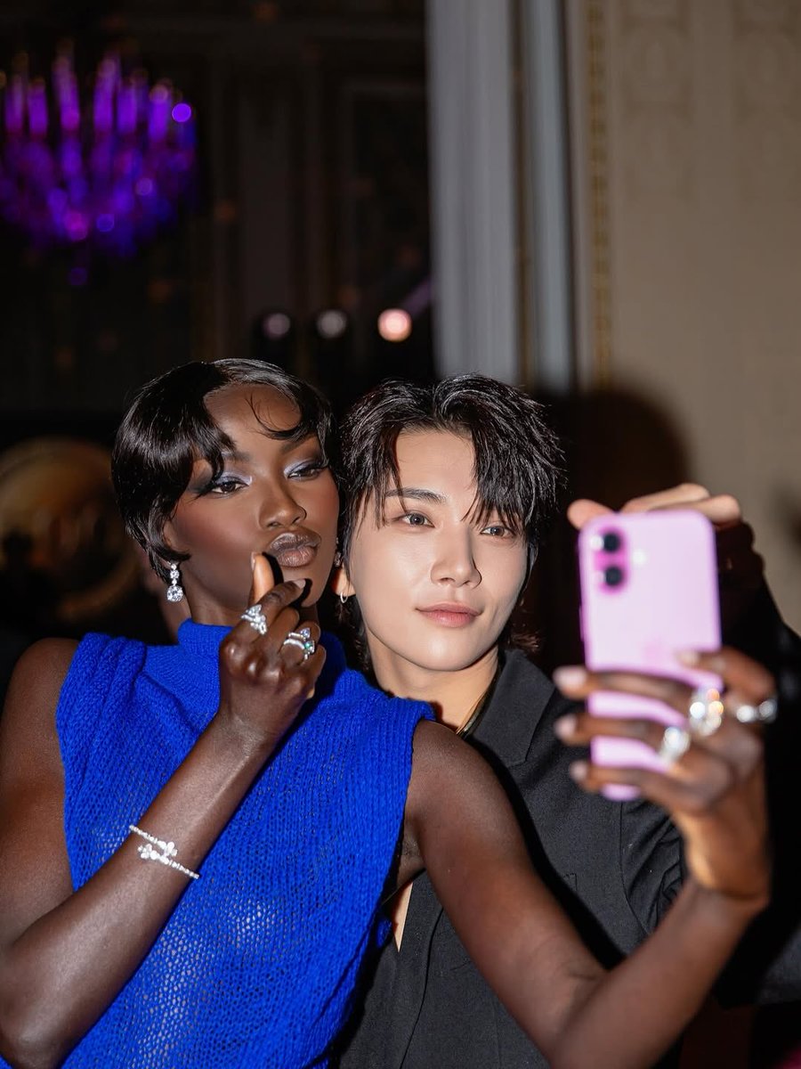 Joshua with Anok Yai (model) at the BoF 500 Gala night 💙 they’re stunning!!! #조슈아

JOSHUA AT BOF GALA
#JOSHUAxBOF #JOSHUA 
<a href="/pledis_17/">세븐틴(SEVENTEEN)</a>
