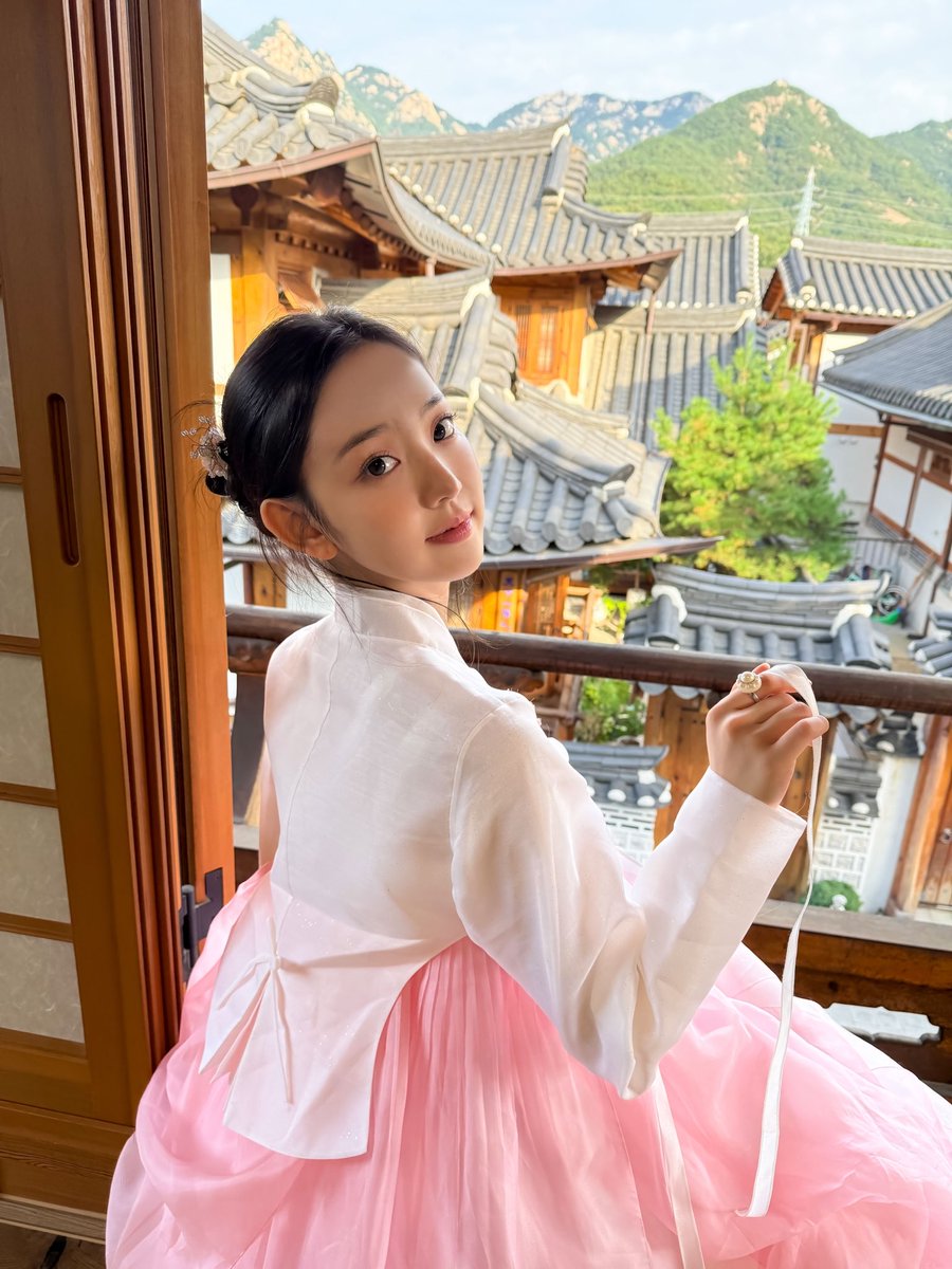 KiiiKiii_talk's tweet image. 티키들💗 해피 추석 

#KiiiKiii #키키 #LEESOL #이솔