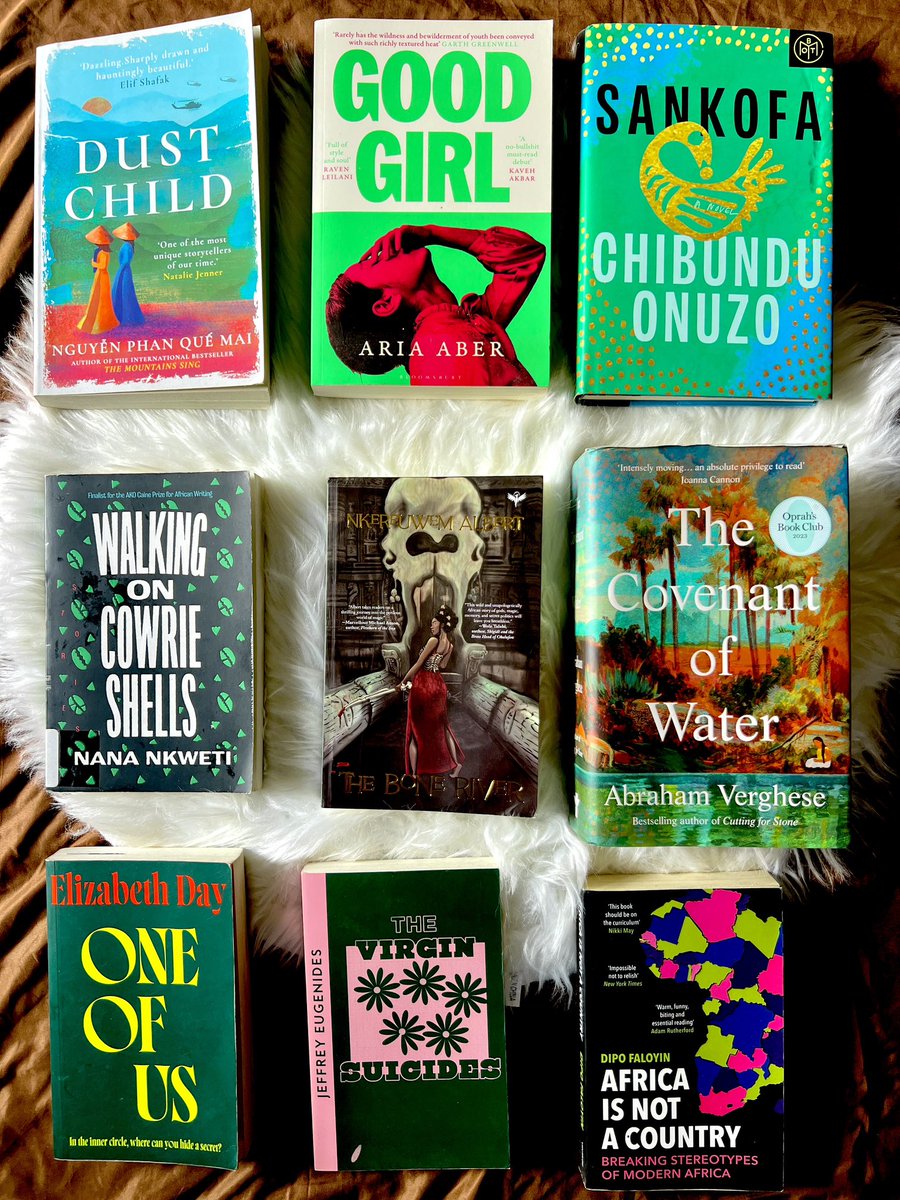 Green Flatlay 💚🍀🐍🐸🍃