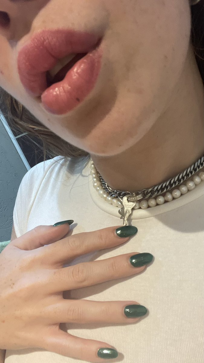 brattysia's tweet image. DAY vs. NIGHT 🥰 theres more pics and vids that my Locktober subs got in their dms.. and you? Just a broke bitch that can’t afford me!