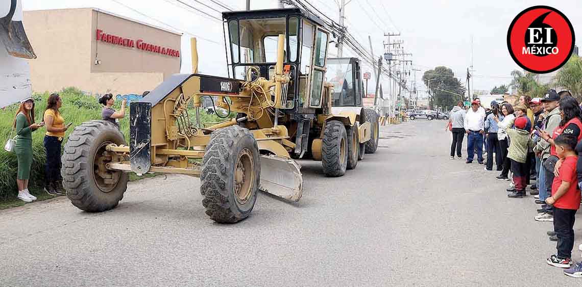 ElInformanteMX's tweet image. Encabeza @Anaamunizneyra #pavimentación de la #Avenida2DeAbril

Afirmó que esta #VíaClave para la #movilidad beneficiará directamente a miles de #familias y mejorará la #ConectividadMunicipal.
Tag: @SanMateoAGob
elinformante.mx/?p=93779