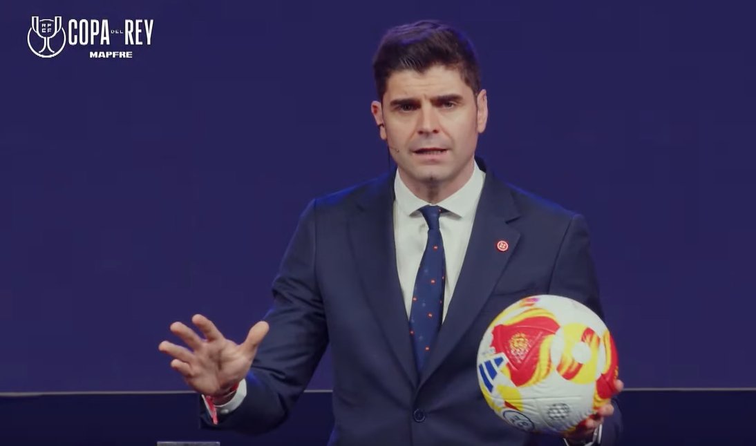 Que lujo es para la <a href="/rfef/">RFEF</a> tener a una persona como Saúl Ramos.

Es una pasada como conduce los sorteos, como se lo prepara, y la información que da de clubes, estadios y localidades.