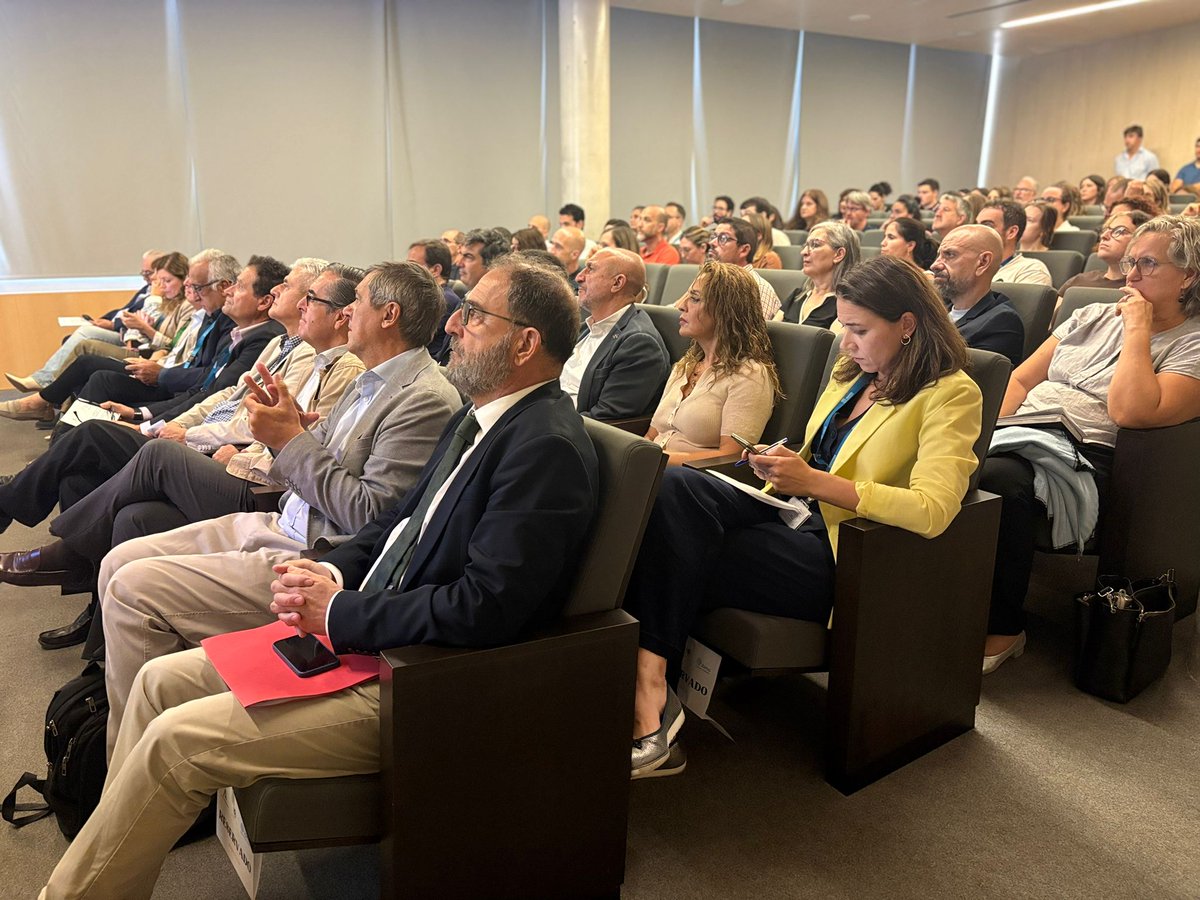 Eugenio Luque y Macarena Parrado, director y subdirectora de la #FGUMA, han acudido esta mañana a la presentación de la Memoria de Actividades 2024 de <a href="/_ibima/">IBIMA Plataforma BIONAND</a>

👏 Enhorabuena por estos datos que respaldan el valor de vuestra labor en #investigación