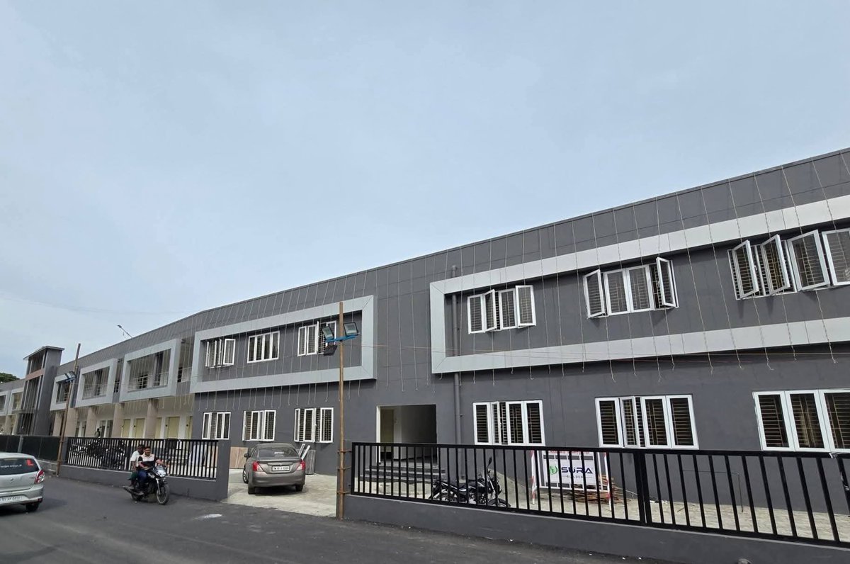 United_Tanjore's tweet image. Thiruvarur Newly Modified Old Bus Stand looks neat and grand 😍
Likewise Kindly Upgrade TVR New Bustand too. 🙏🙏
@mkstalin @TRBRajaa  @kalaivanandmk @arasubus