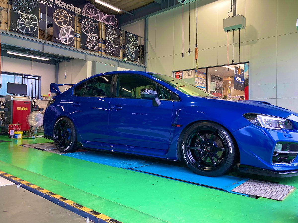 VAB_555's tweet image. ついに念願のホイール交換！！！
納期が半年以上は流石に長かった😂
でも待ちが長かった分、嬉しさも増倍⤴️
めちゃカッコ良すぎる(´°̥̥̥̥̥̥̥̥ω°̥̥̥̥̥̥̥̥｀)

#アドバンレーシング
#ヨコハマホイール
#rg4
#vab