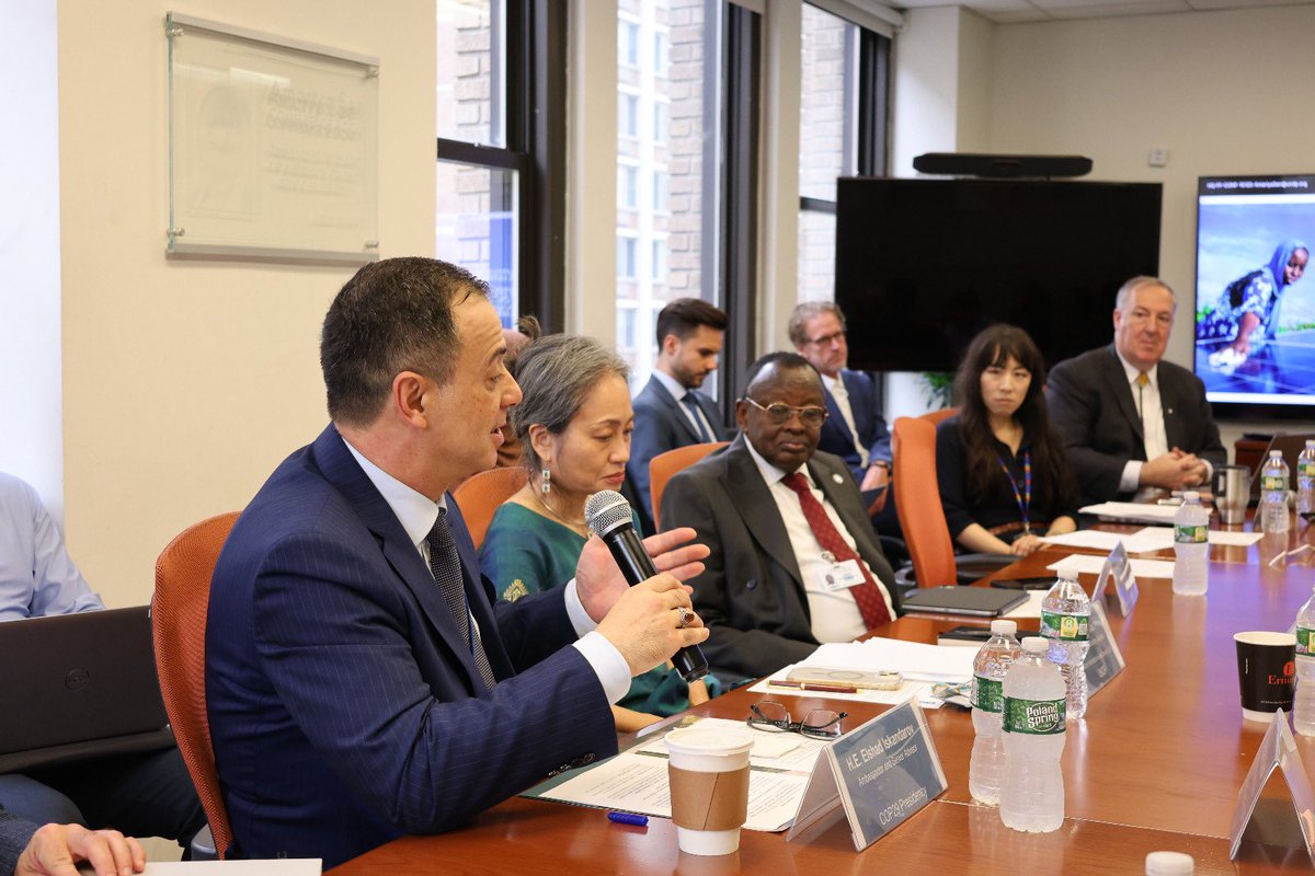 On the sidelines of #UNGA80, Amb. Elshad Iskandarov at the <a href="/UNDP/">UN Development</a> consultations on Renewable Energy for #Climate &amp; #Peace underlined the #BakuHub’s new partnership modalities - connecting #ClimateAction, #peacebuilding &amp; #renewable energy solutions.

#COP29 #BakuCall