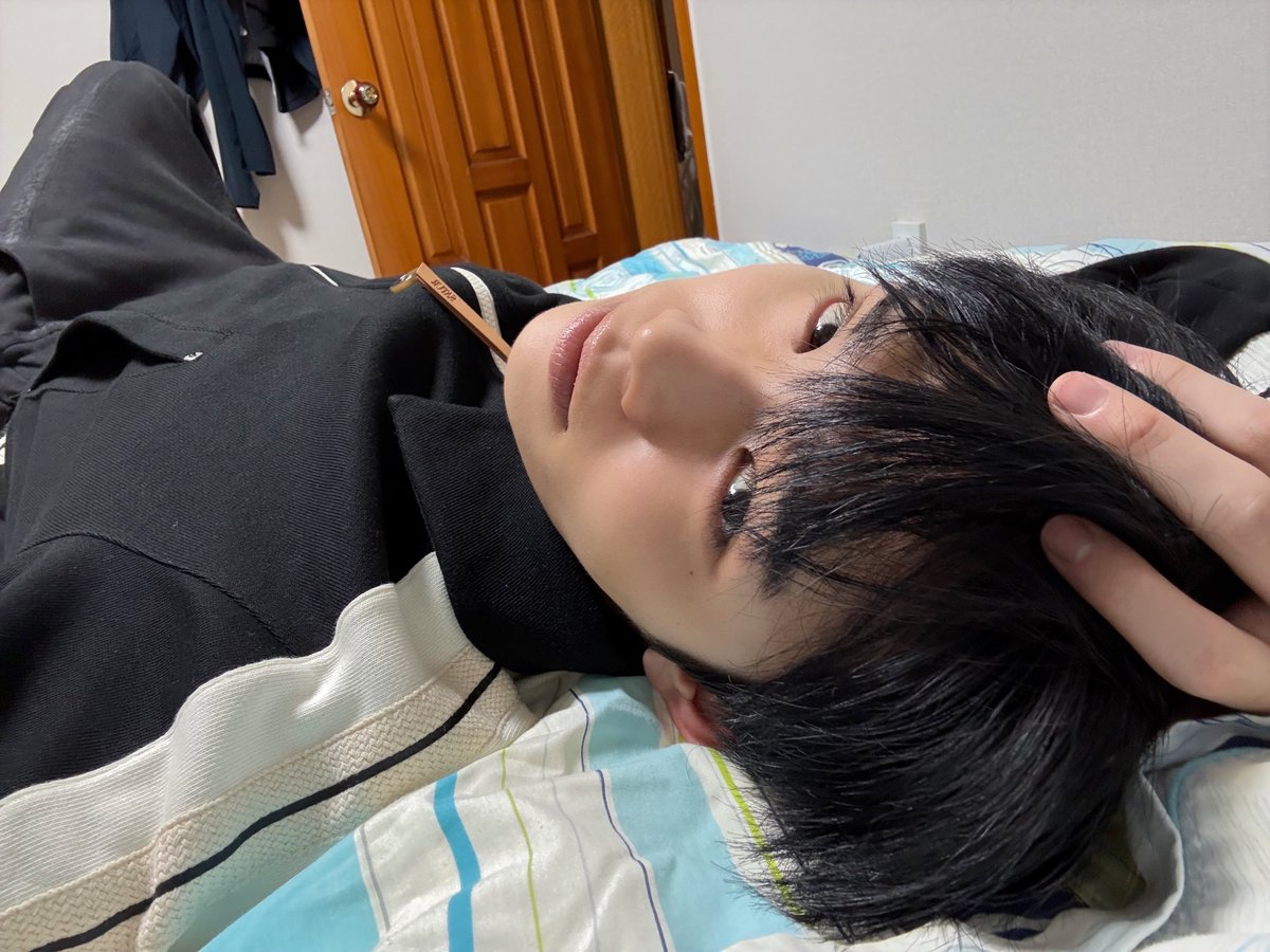 duckpuppytext's tweet photo. 251006 🐥📸 9:04PM KST https://t.co/dkDooAz5Cx