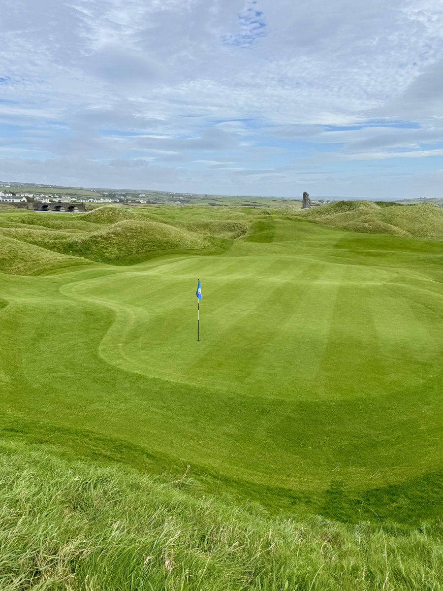 NationGolfing's tweet image. Absolutely blown away by Lahinch, a golf course with soul. A wandering wild ride amongst the dunes.. #golftwitter #lahinch